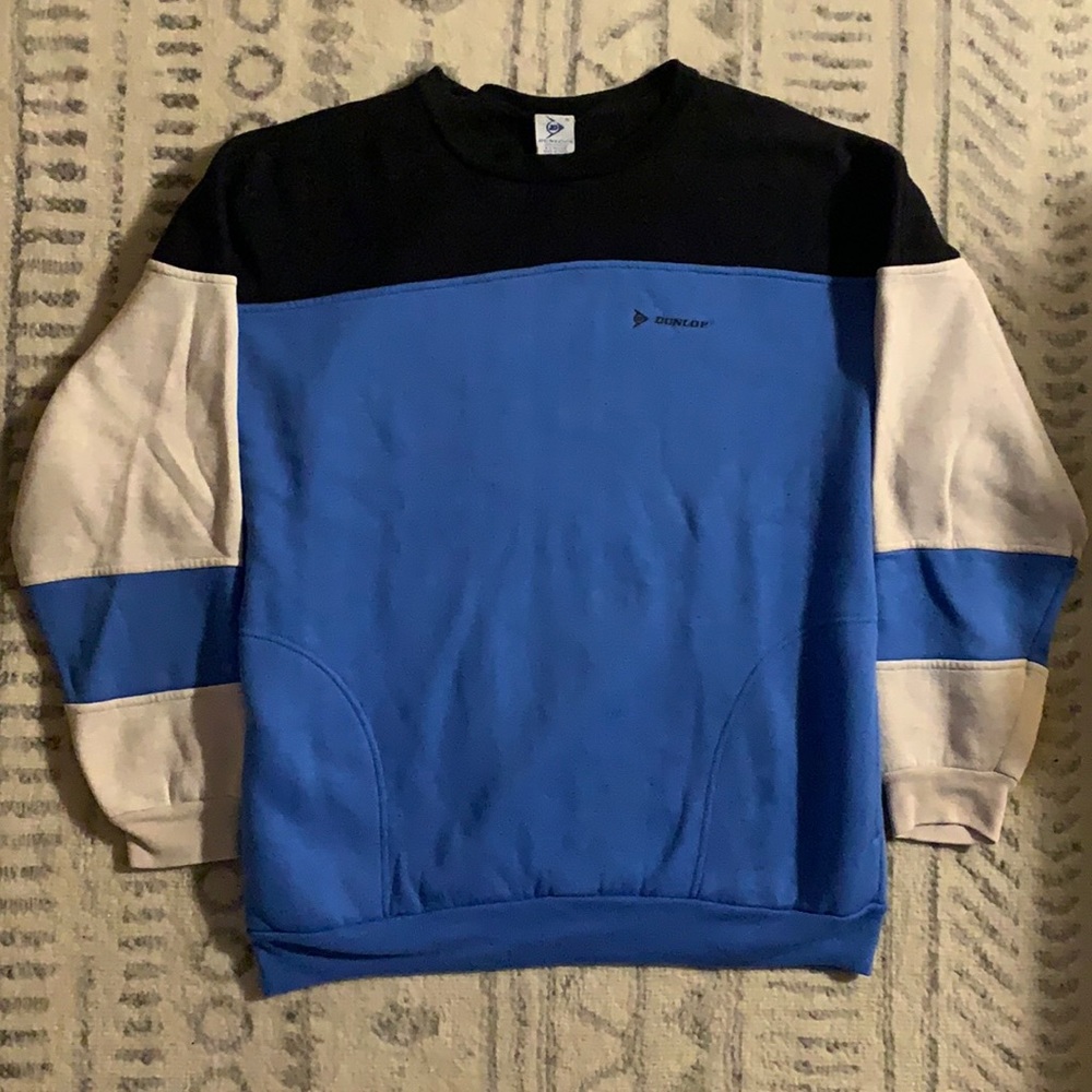 Vintage DUNLOP Color Block soft crew neck sweatshirt. 1970s. Black/Blue/Grey.